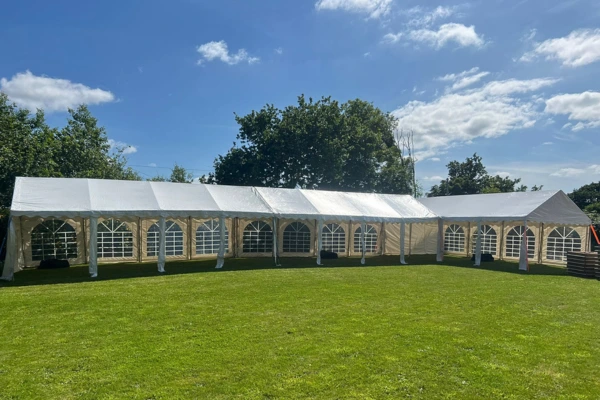 Hugo Roué location de barnum et de jeux gonflables 1