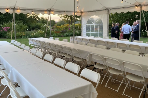 Location de nappes lavables pour table et mange debout Location de Barnum Hugo ROUE