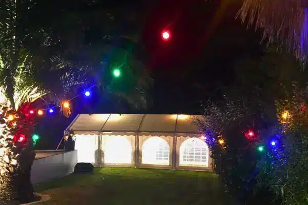 Location guirlande guinguette 40m, blanc et coloré, éclairage de mariage pour barnum Finistère