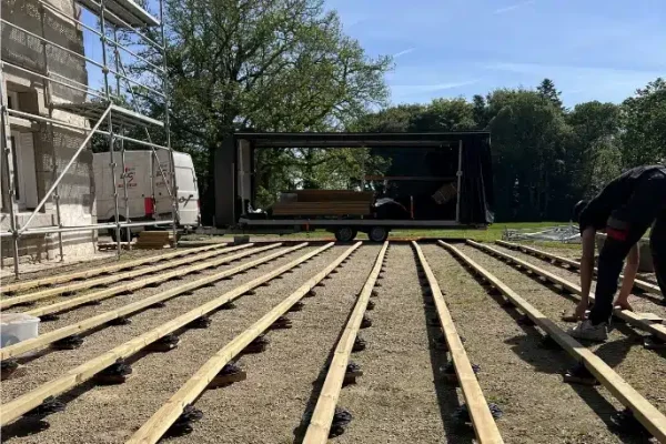 Installation de l'ossature du plancher